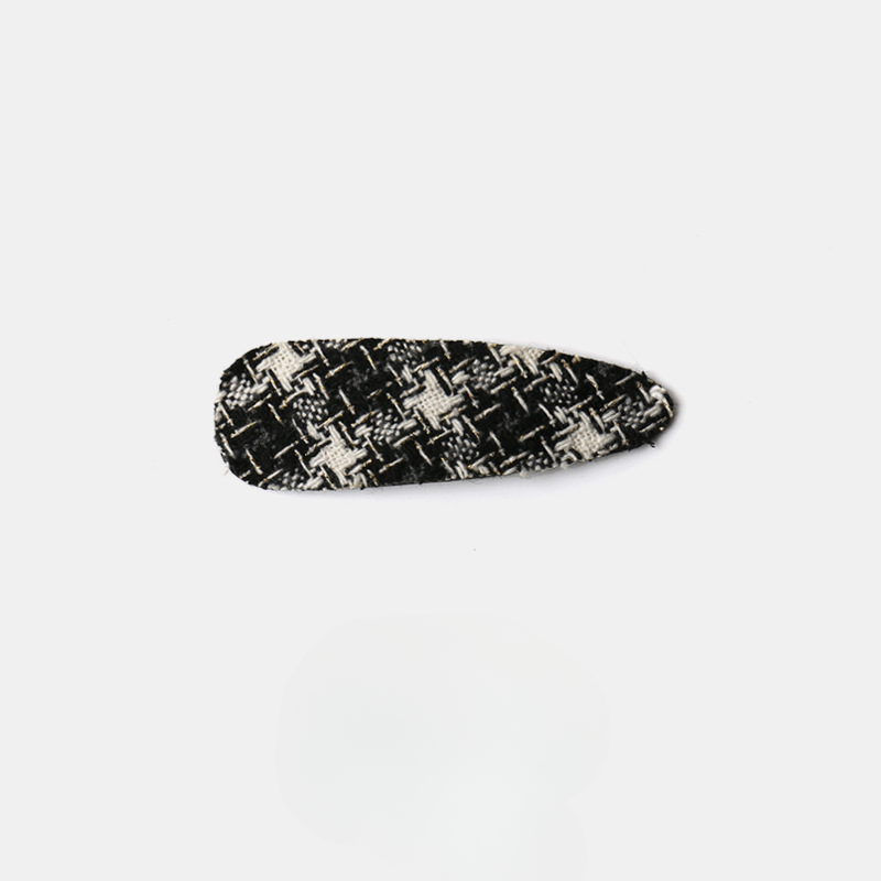 Checkered hair pin