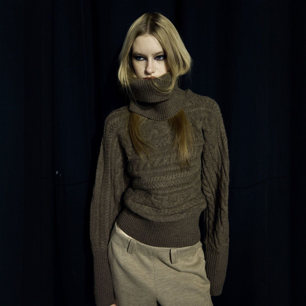 Pokiovo Cable Knit Sweater with Detachable Snood