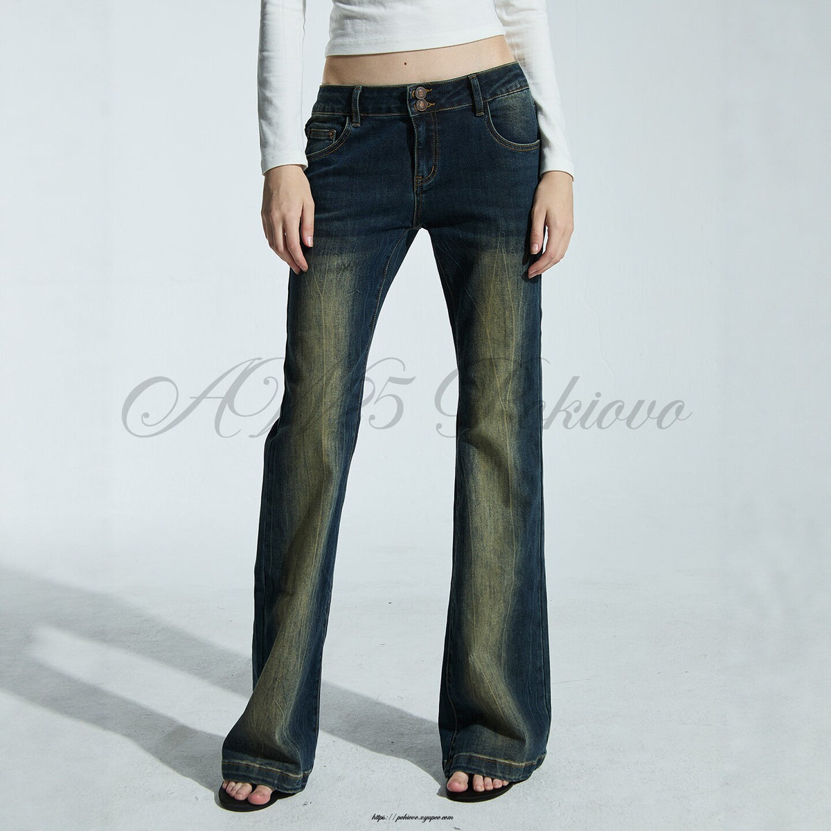 Pokiovo Mid Rise Vintage Wash Flared Jeans