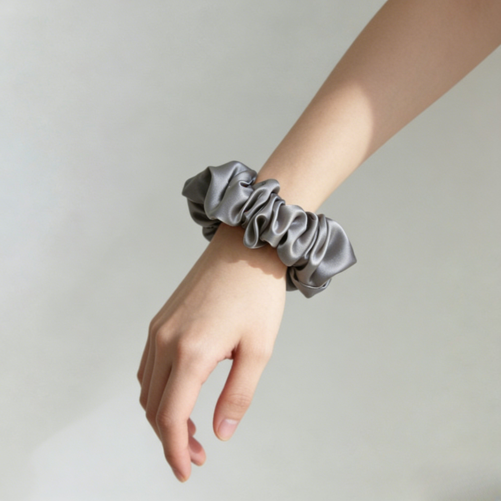 Silk Éclat Scrunchie | Medium